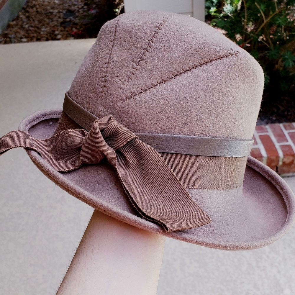 Vintage cloche 1940s taupe wool hat